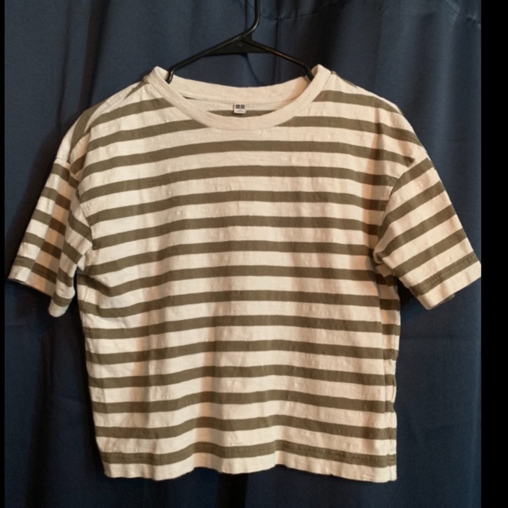 Uniqlo striped t/-shirt size S, white and green